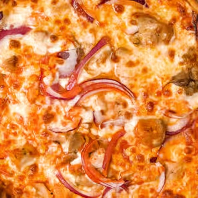 Hot Mother-Clucker Pizza.